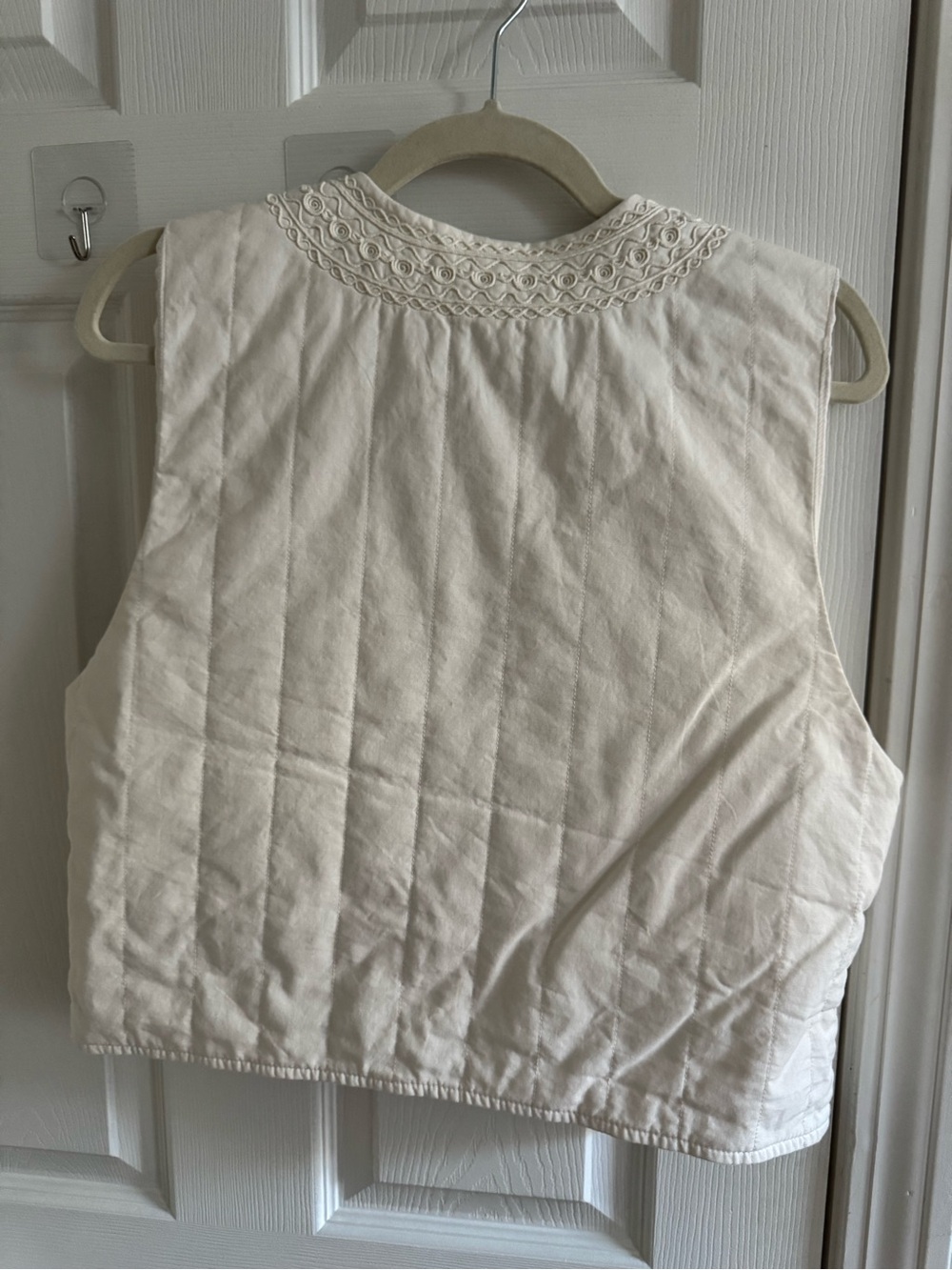 H&M DIVIDED Vest with Embroidery L - Picture 6 of 9